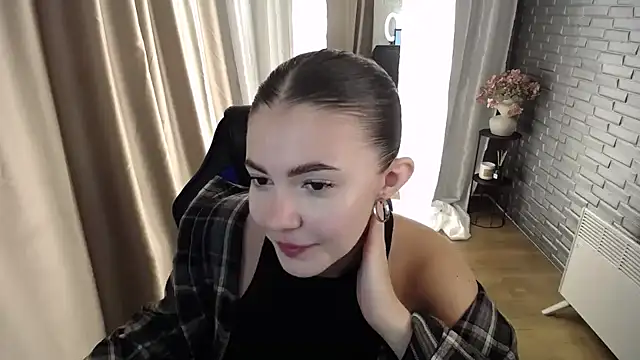 Snapshot of Ritaneer chatting on 09.13.25 Ritaneer online show from 09.13.25