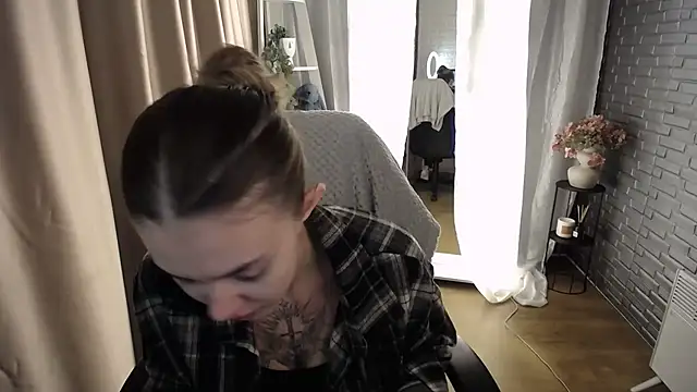 Snapshot of Ritaneer chatting on 09.30.25 Ritaneer online show from 09.30.25