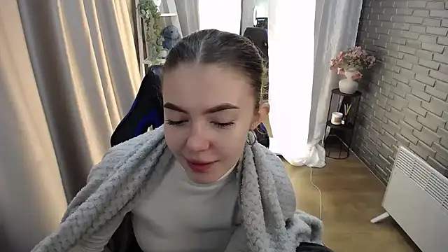 Snapshot of Ritaneer chatting on 10.15.25 Ritaneer online show from 10.15.25