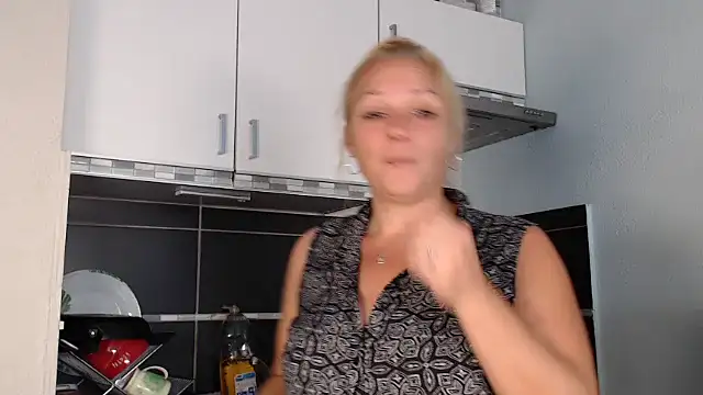 Doucelouve9 online show from 09.24.25