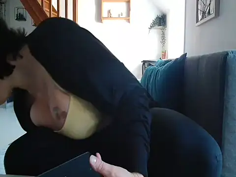 Lauzo21 online show from 10.15.25