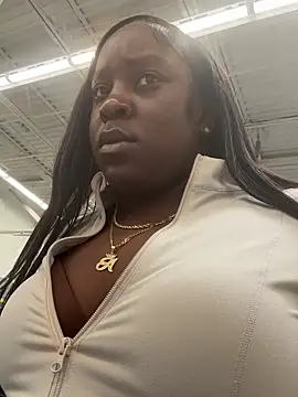 Snapshot of Insultedbalceni chatting on 03.11.25 Insultedbalceni online show from 03.11.25