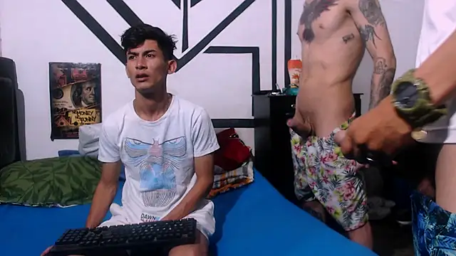 Snapshot of badssboys_always chatting on 12.20.24 badssboys always online show from 12.20.24