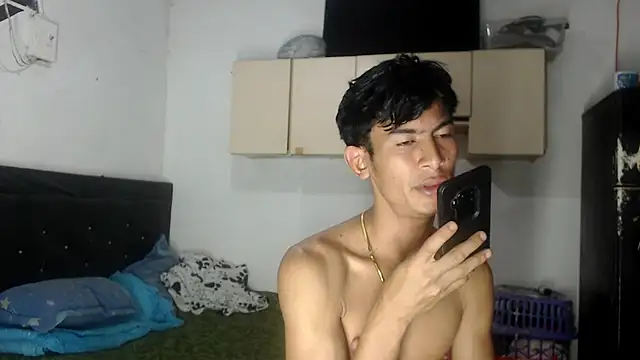 Snapshot of badssboys_always chatting on 02.25.25 badssboys always online show from 02.25.25