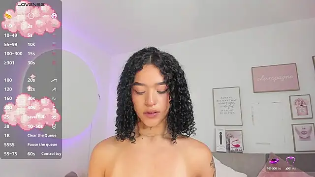 Crystal Dluna online show from 03.04.25