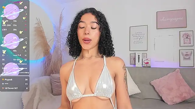 Crystal Dluna online show from 03.12.25