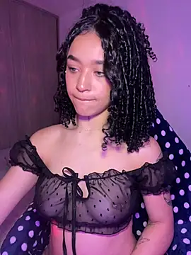 Snapshot of Crystal_Dluna chatting on 09.16.25 Crystal Dluna online show from 09.16.25