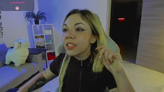 whoa-hoa-hoa-hoa-hoa online show from 12.17.25