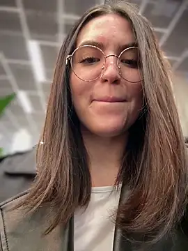 meow girl online show from 10.11.25