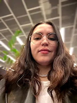 meow girl online show from 11.28.25