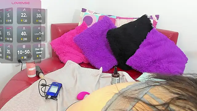 Snapshot of yahaira_ chatting on 12.03.24 yahaira  online show from 12.03.24