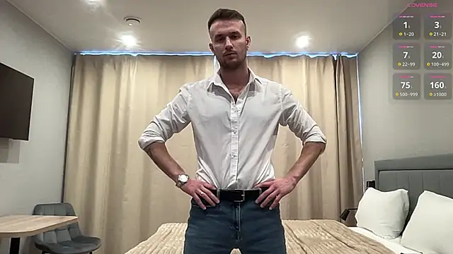 Snapshot of cute_mark chatting on 10.17.25 cute mark online show from 10.17.25