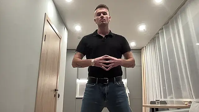 Snapshot of cute_mark chatting on 10.20.25 cute mark online show from 10.20.25