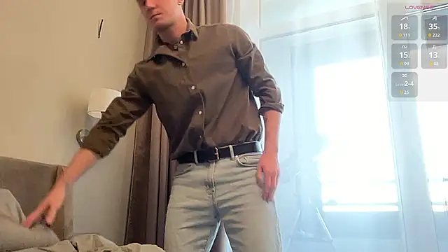 Snapshot of cute_mark chatting on 02.21.26 cute mark online show from 02.21.26