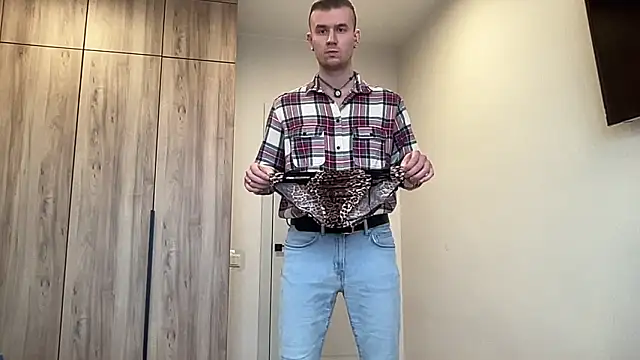 Snapshot of cute_mark chatting on 02.27.26 cute mark online show from 02.27.26