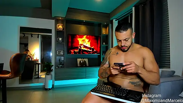 Maximo Marcelo online show from 02.12.25