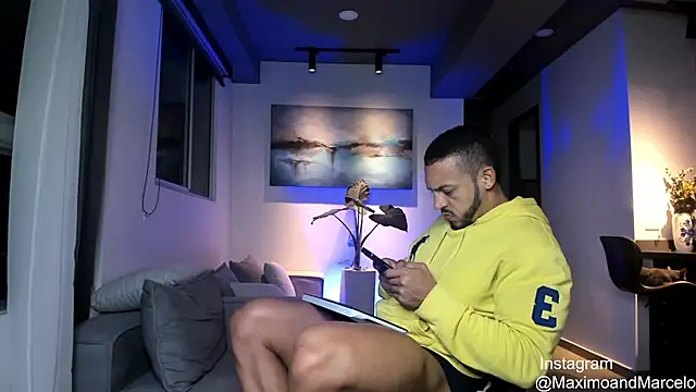 Maximo Marcelo online show from 03.04.25