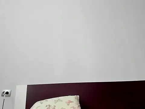 Snapshot of ElektraShine29 chatting on 09.23.25 ElektraShine29 online show from 09.23.25