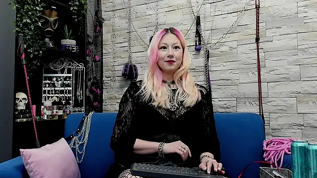 CruelMistress online show from 01.12.25