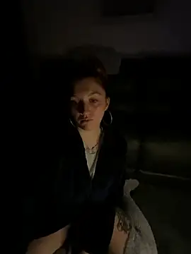 Snapshot of Stoner_BarbieXX chatting on 11.04.25 Stoner BarbieXX online show from 11.04.25