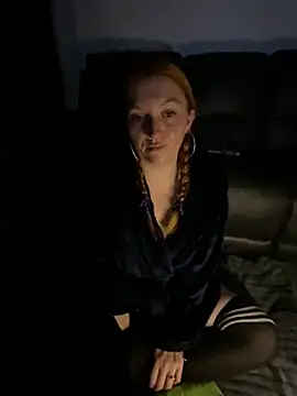 Snapshot of Stoner_BarbieXX chatting on 11.11.25 Stoner BarbieXX online show from 11.11.25