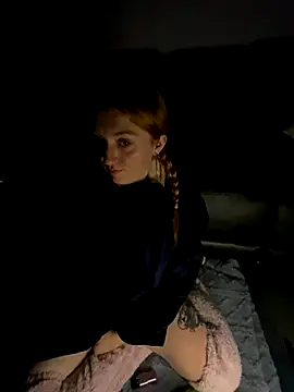 Snapshot of Stoner_BarbieXX chatting on 12.03.25 Stoner BarbieXX online show from 12.03.25