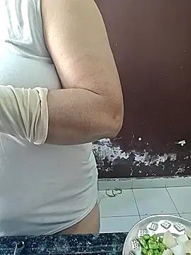 Snapshot of milf-kaira chatting on 12.07.24 milf-kaira online show from 12.07.24