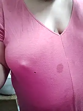 Snapshot of milf-kaira chatting on 12.10.24 milf-kaira online show from 12.10.24