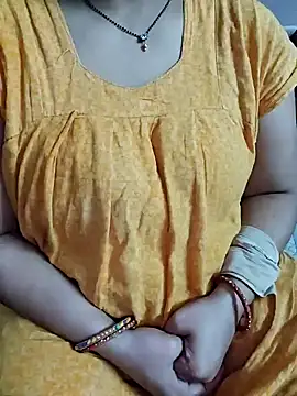 Snapshot of milf-kaira chatting on 12.21.24 milf-kaira online show from 12.21.24