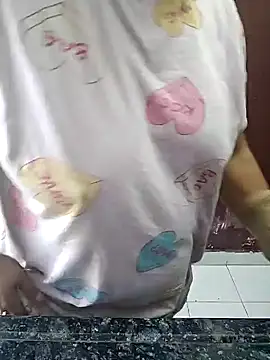 Snapshot of milf-kaira chatting on 12.28.24 milf-kaira online show from 12.28.24