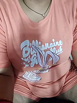 Snapshot of milf-kaira chatting on 03.19.25 milf-kaira online show from 03.19.25