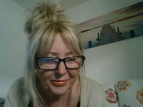 Snapshot of Miss-Cx chatting on 12.25.24 Miss-Cx online show from 12.25.24