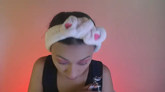 Snapshot of Little_aphrodite chatting on 10.17.25 Little aphrodite online show from 10.17.25