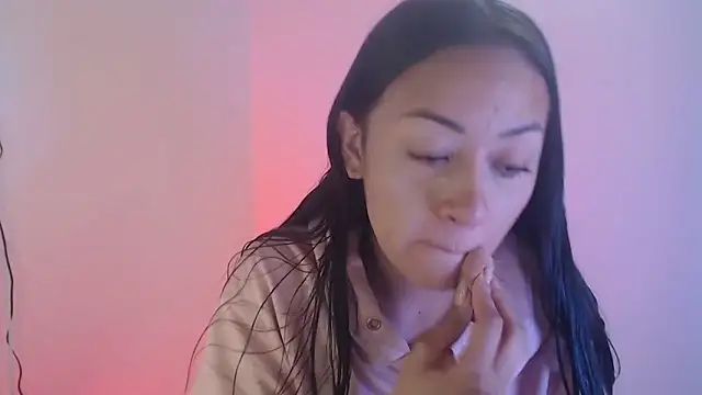 Snapshot of Little_aphrodite chatting on 10.18.25 Little aphrodite online show from 10.18.25