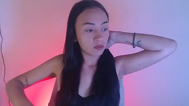 Snapshot of Little_aphrodite chatting on 10.22.25 Little aphrodite online show from 10.22.25