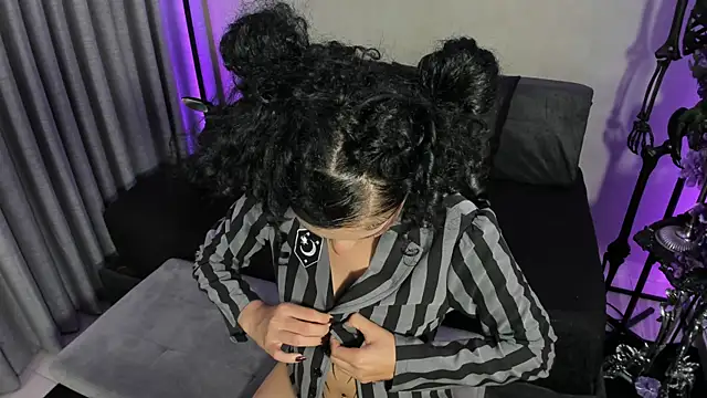 Morgan Hilll  online show from 10.12.25