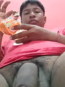 Snapshot of Tu_papi_69_ chatting on 12.19.25 Tu papi 69 online show from 12.19.25