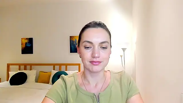 LovelyeeMia online show from 12.10.24