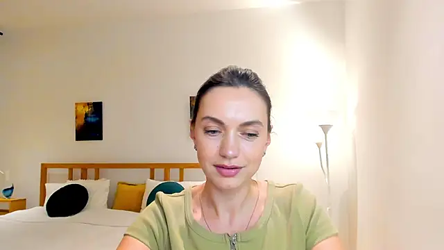 LovelyeeMia online show from 12.10.24