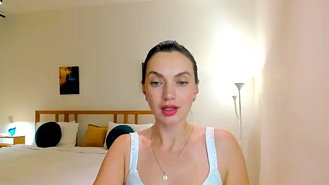 LovelyeeMia online show from 12.12.24