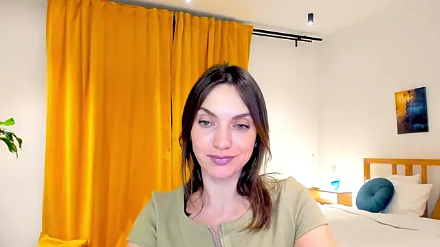 LovelyeeMia online show from 12.13.24