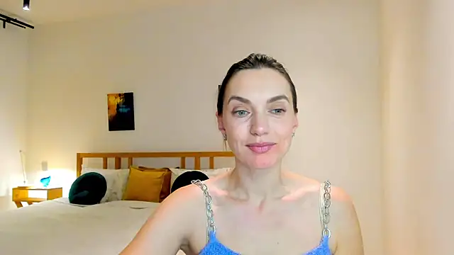 LovelyeeMia online show from 12.17.24