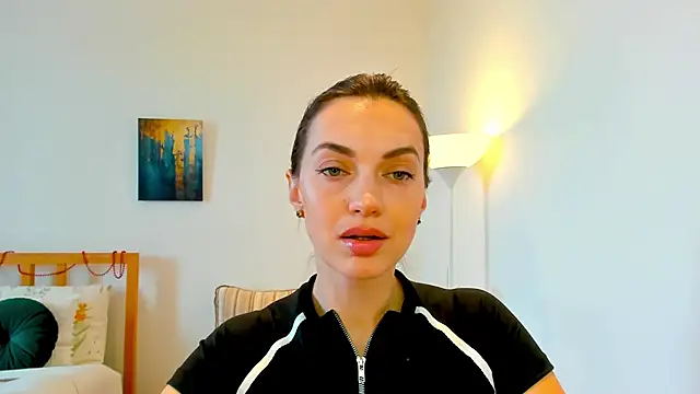 LovelyeeMia online show from 12.28.24