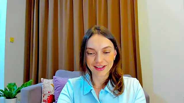 LovelyeeMia online show from 10.05.25