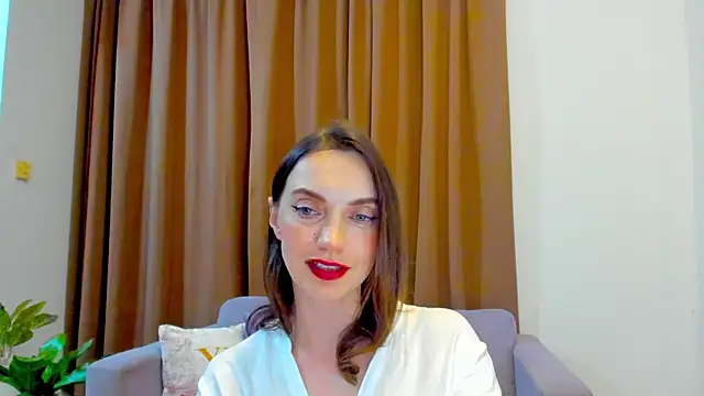 LovelyeeMia online show from 10.18.25