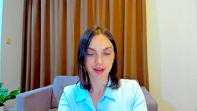 LovelyeeMia online show from 10.22.25