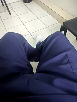 gatmoreno1 online show from 10.31.25