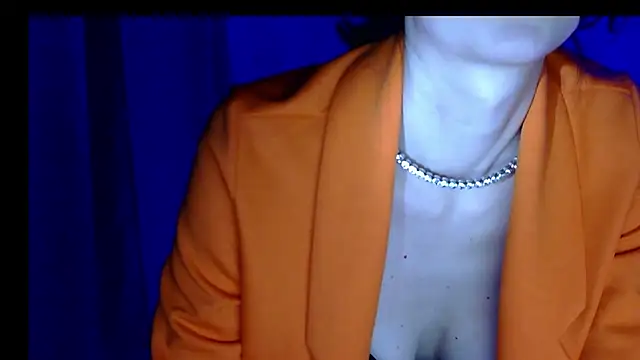 Snapshot of LilyXSky chatting on 02.24.25 LilyXSky online show from 02.24.25