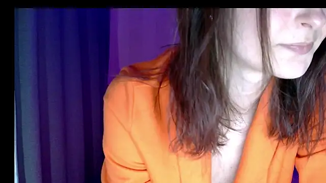 Snapshot of LilyXSky chatting on 02.26.25 LilyXSky online show from 02.26.25