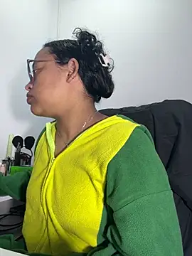 Snapshot of angela_angels_ chatting on 09.21.25 angela angels  online show from 09.21.25